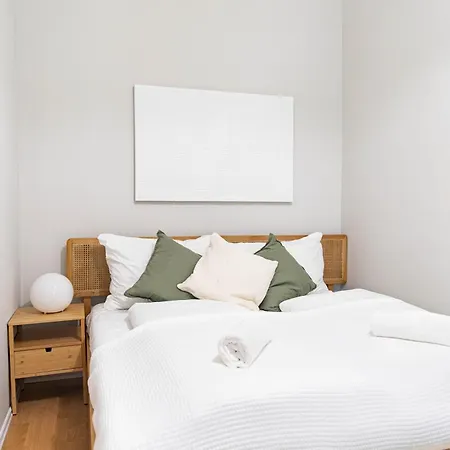 Spacious Apartment, 3 Min To U1 Reumannplatz Vienna Esterno foto