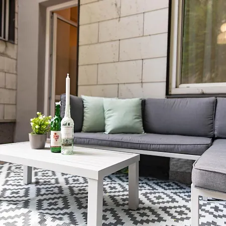 Spacious Apartment, 3 Min To U1 Reumannplatz Vienna Esterno foto