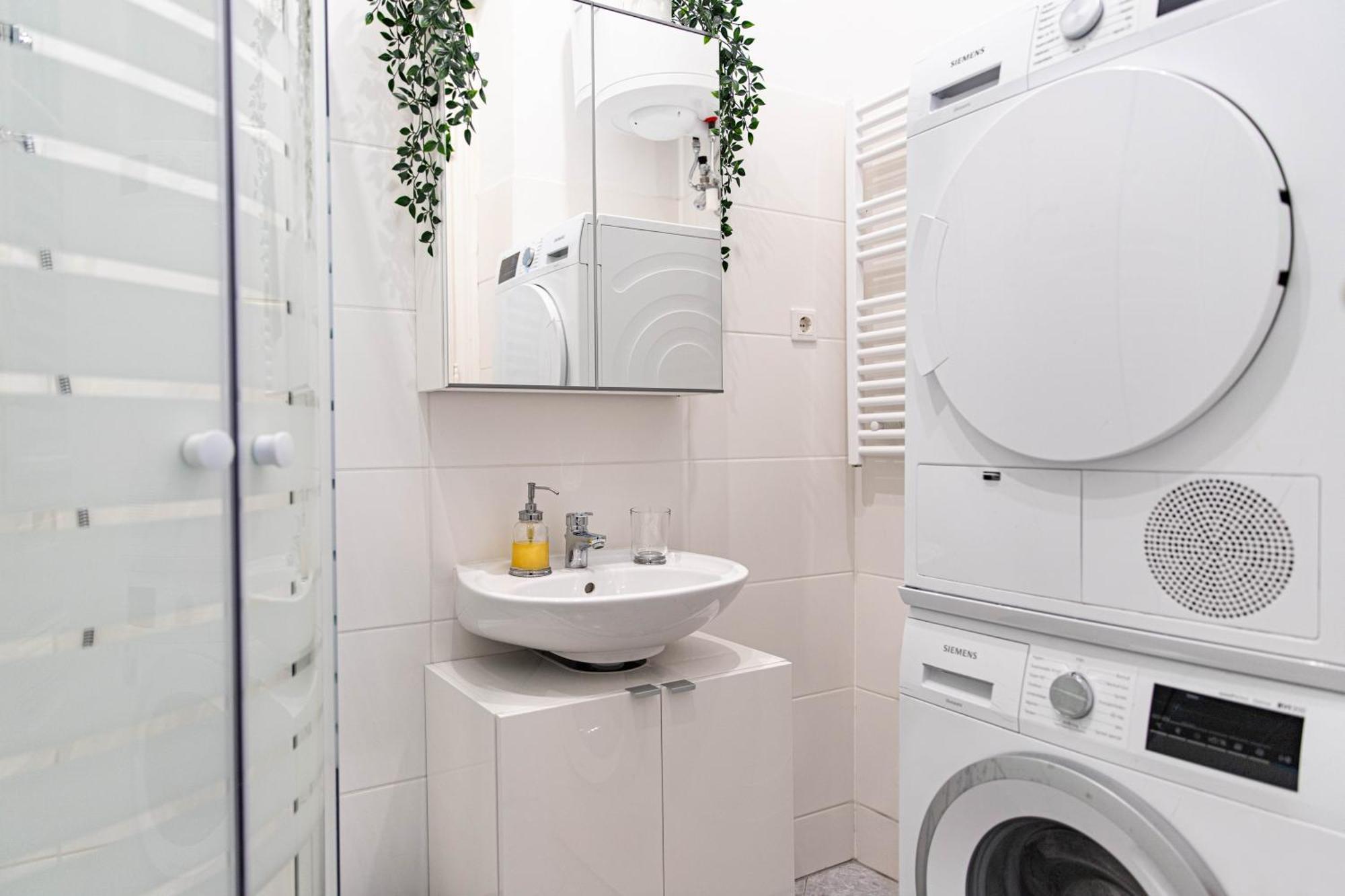 Spacious Apartment, 3 Min To U1 Reumannplatz * Wiedeń