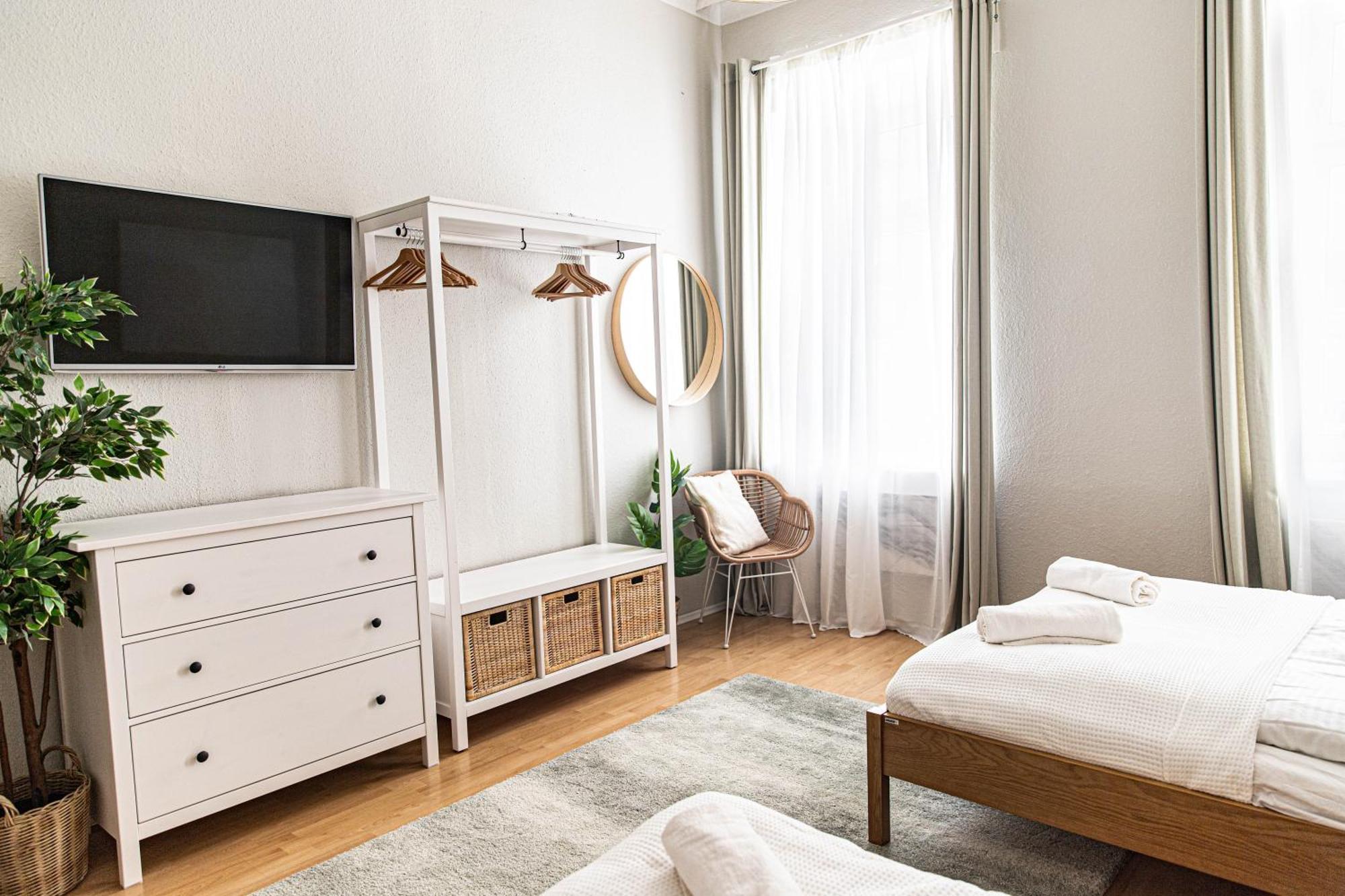 Apartament Spacious Apartment, 3 Min To U1 Reumannplatz Wiedeń