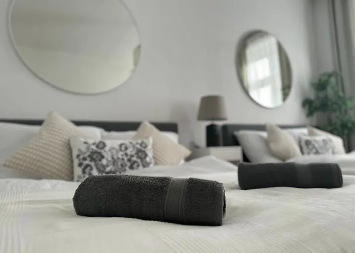 Spacious Apartment, 3 Min To U1 Reumannplatz