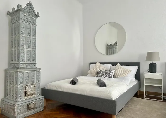 Spacious Apartment, 3 Min To U1 Reumannplatz