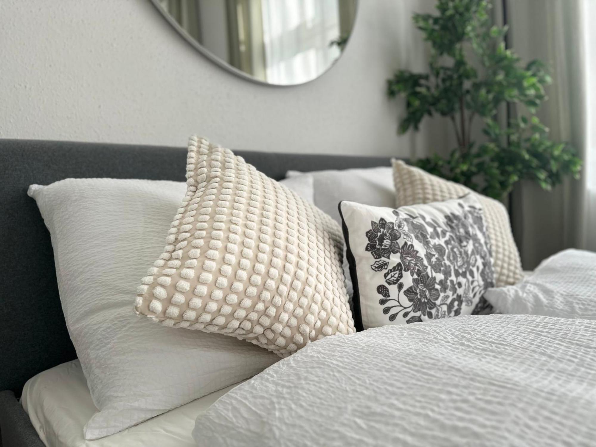 Spacious Apartment, 3 Min To U1 Reumannplatz Appartamento *