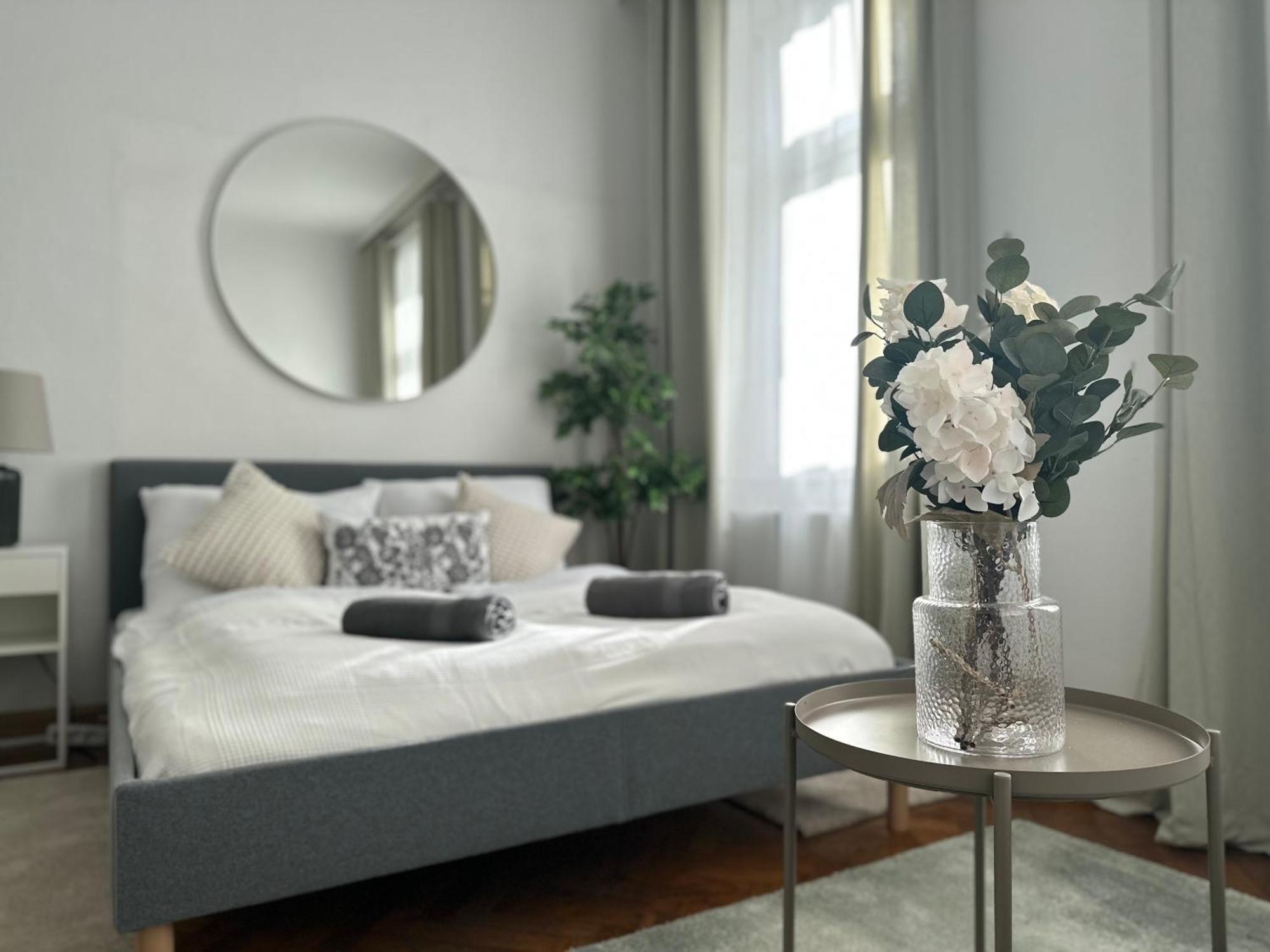 Spacious Apartment, 3 Min To U1 Reumannplatz Appartamento Vienna