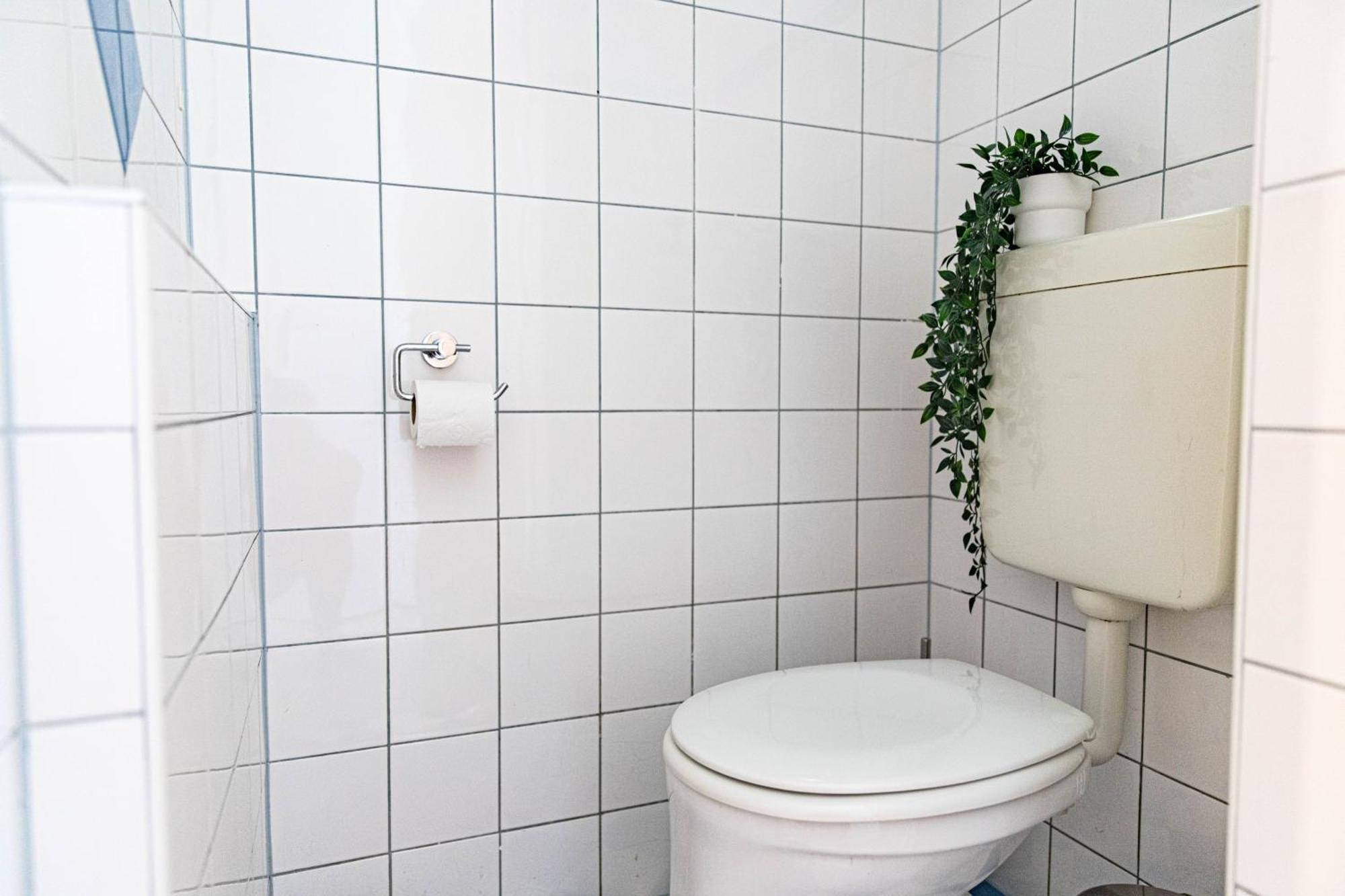 Spacious Apartment, 3 Min To U1 Reumannplatz Vienna